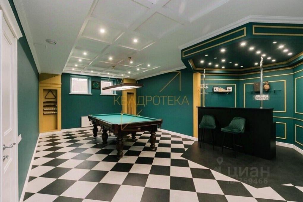 «Классическая Италия»: коттедж с баром продают в Новосибирске за 115 млн рублей