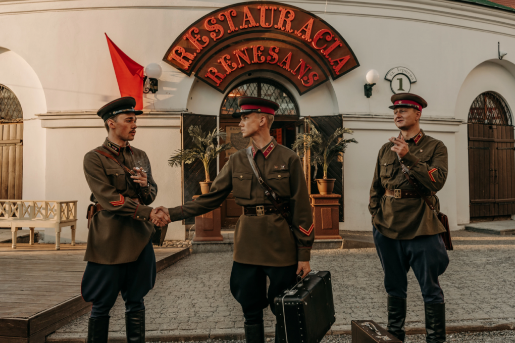 Гномы, карцер и коварный бес: что покажут в омских кинотеатрах в майские праздники