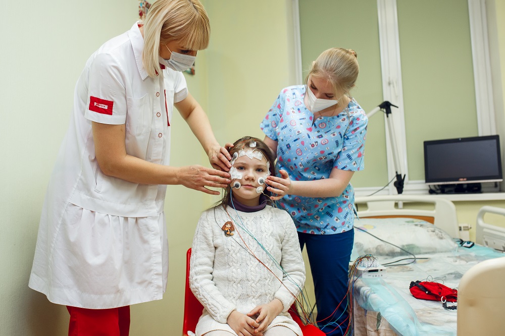 «Сегодня эта болезнь поддается лечению»: врач-невролог – о жизни пациентов с эпилепсией