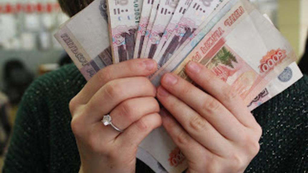 Как получить пособие одиноким родителям, рассказали новосибирцам