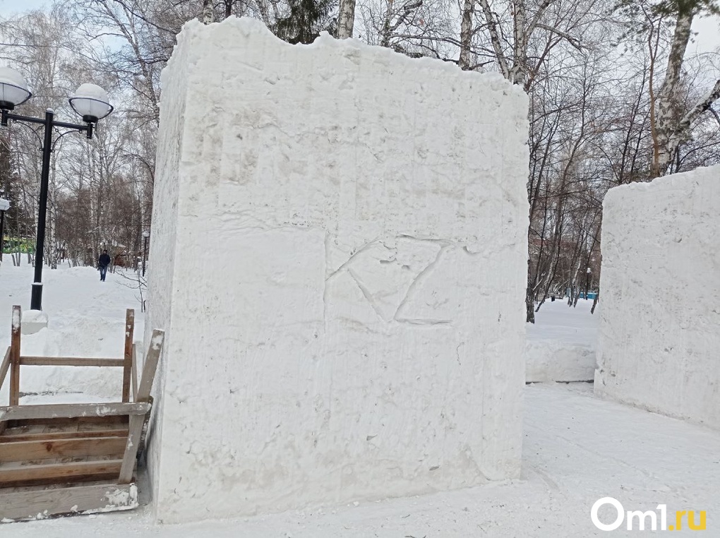 Фестиваль снежных скульптур стартовал в Новосибирске. ФОТО