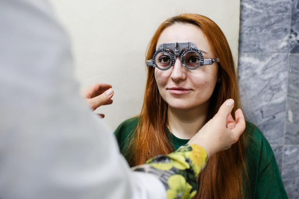Крепкие кости, упругие мышцы и зоркий глаз: салон оптики и ортопедии радует омичей новыми предложениями