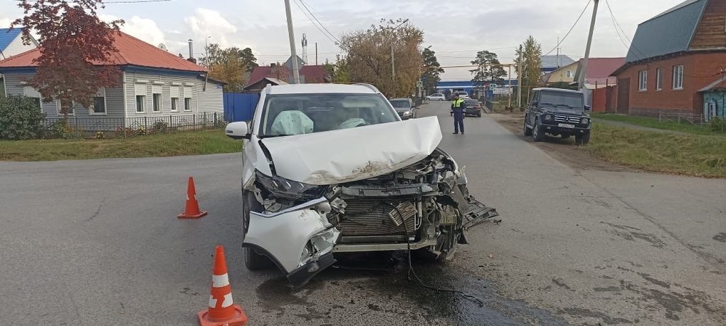 В ДТП с опрокидыванием маршрутки пострадали девять омичей