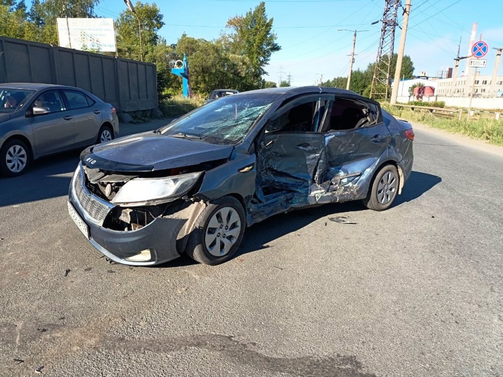 Пожилой омич погиб, выезжая со двора