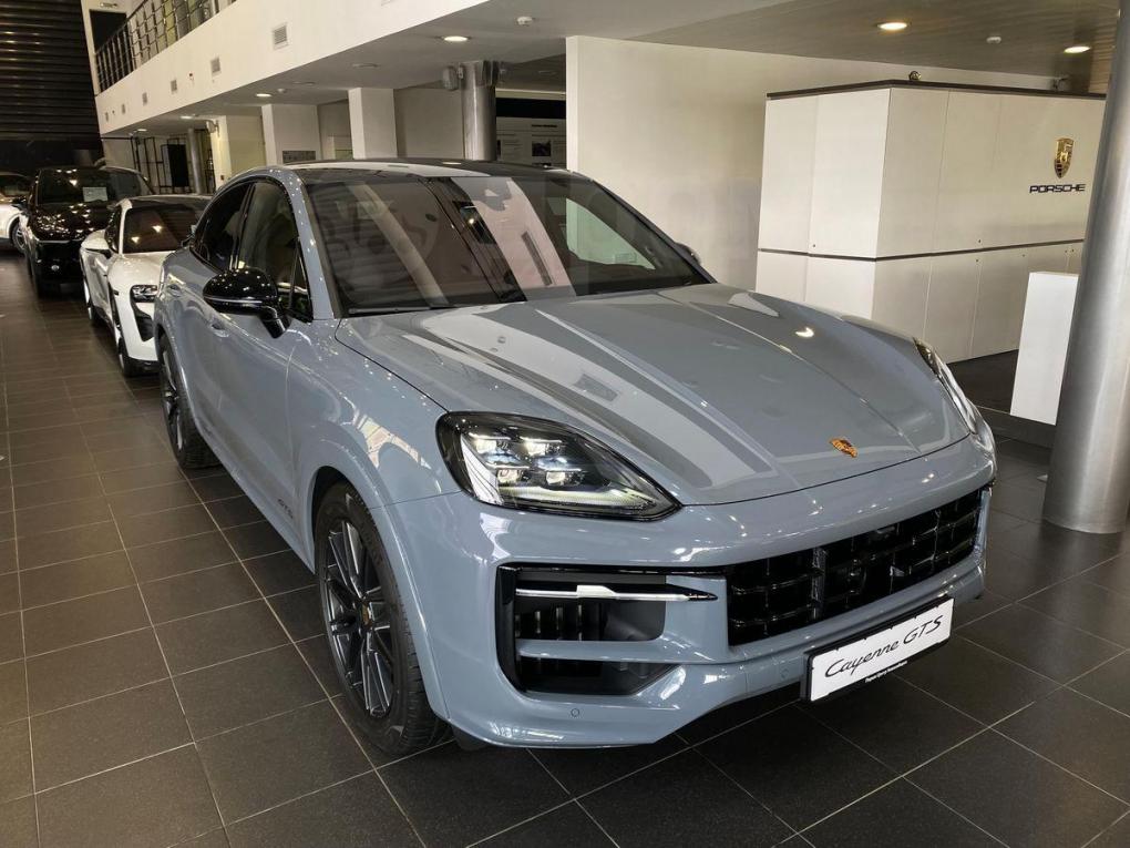 Самый дорогой автомобиль продают за 56 миллионов рублей в Новосибирске