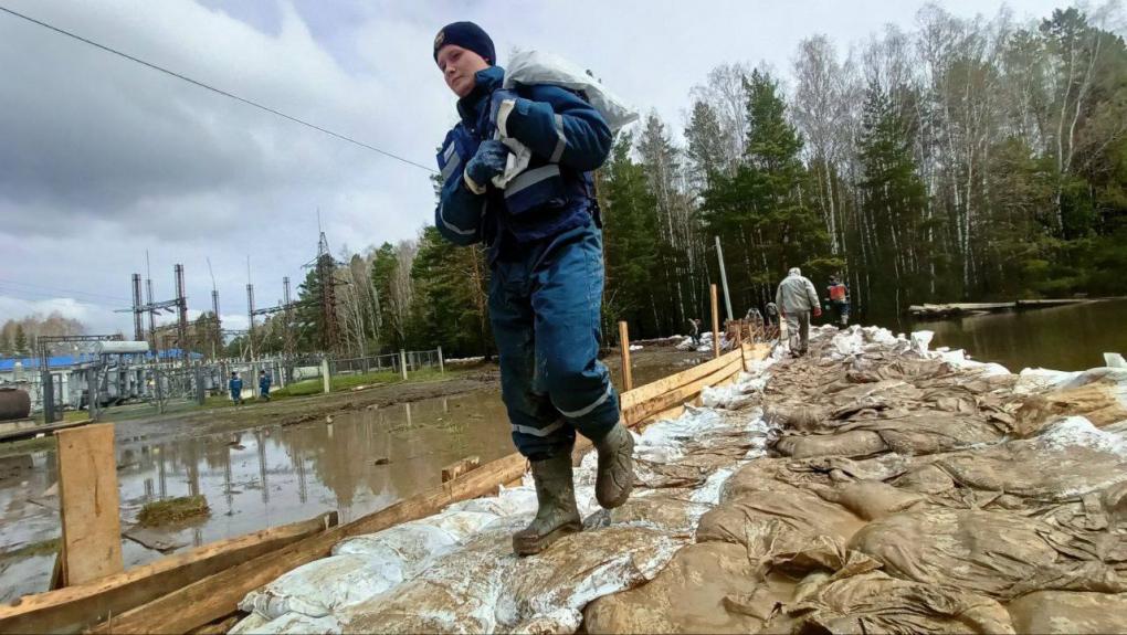 Показываем, как выглядит Усть-Ишим в разгар паводка. Фото из центра событий