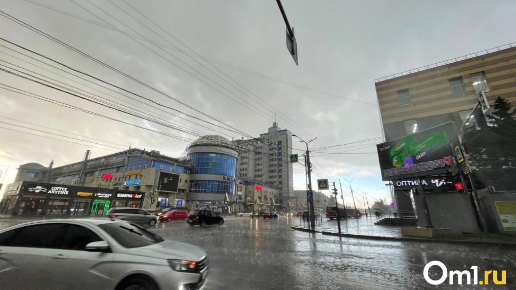 Страшно красиво: фотографии Омска от чёрных туч до радуги