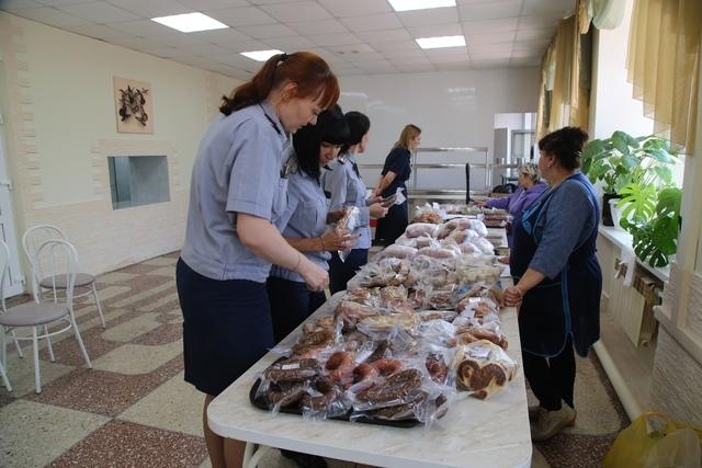 В Омске сотрудники УФСИН скупили мясные деликатесы, сделанные заключёнными
