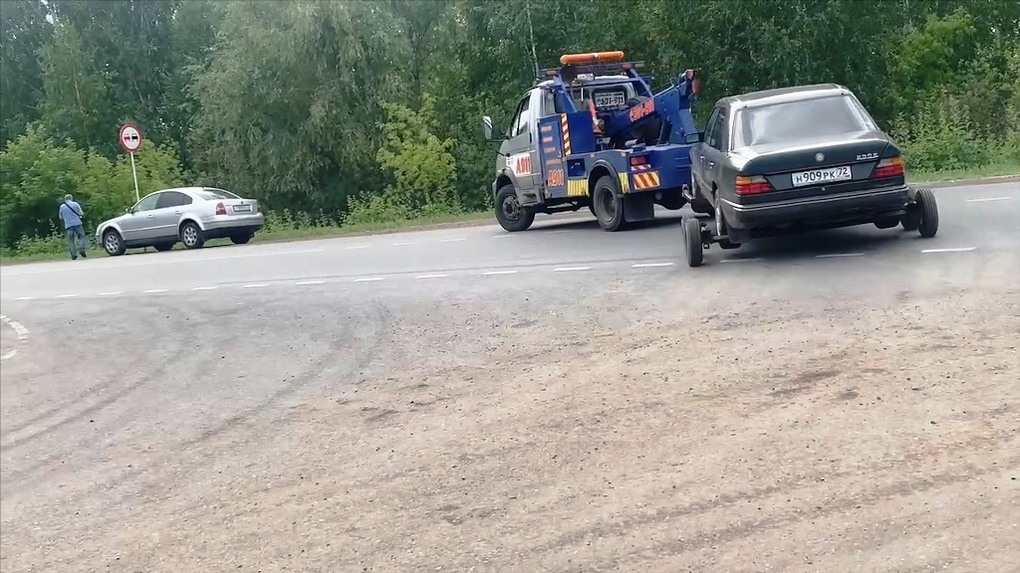 Омич купил Mercedes, но не озаботился получением прав и лишился машины