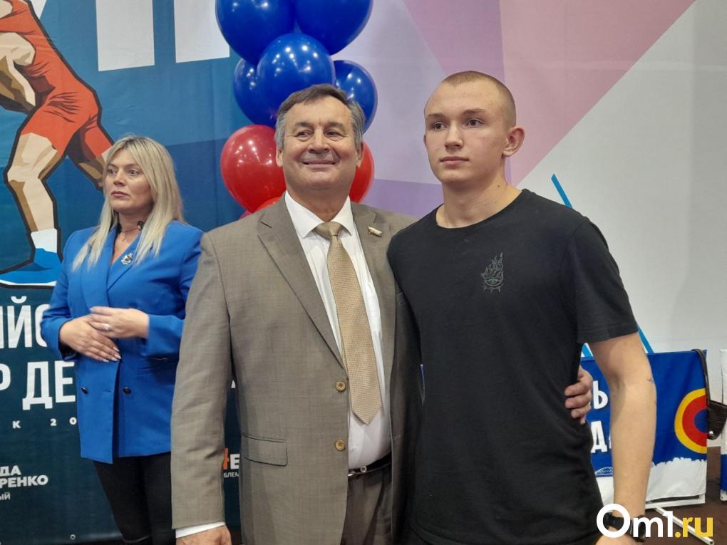 В Новосибирске открыли Всероссийский турнир по греко-римской борьбе «Центр державы»