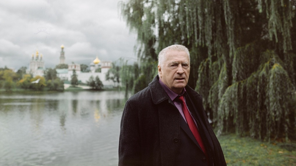 Шатунов, Жириновский, Зеленский: кто из российских знаменитостей умер в 2022 году