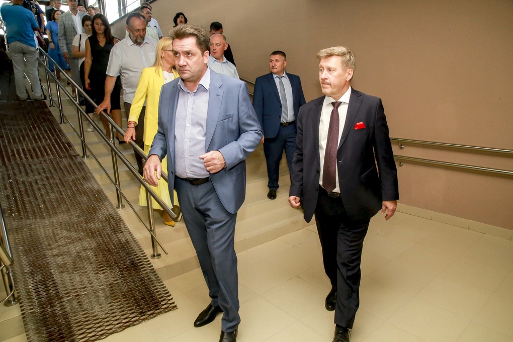 Свяжет станцию и метро: в Новосибирске открыли подземный автовокзал