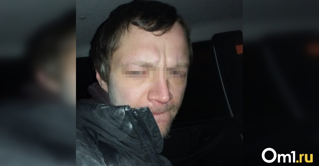В Омске задержали подозреваемого в нападении на женщину в подъезде