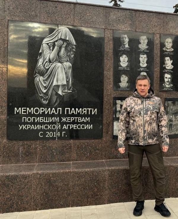 Гендиректор «Омскэлектро» Андрей Жуковский в г. Стаханове ЛНР подписал план помощи подшефной организации