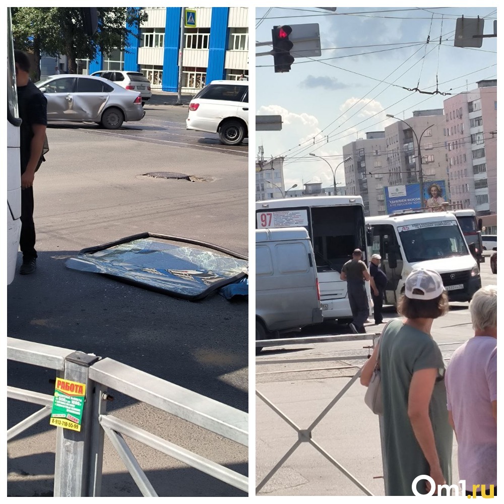 Во время движения у автобуса в Новосибирске выпало лобовое стекло. ФОТО
