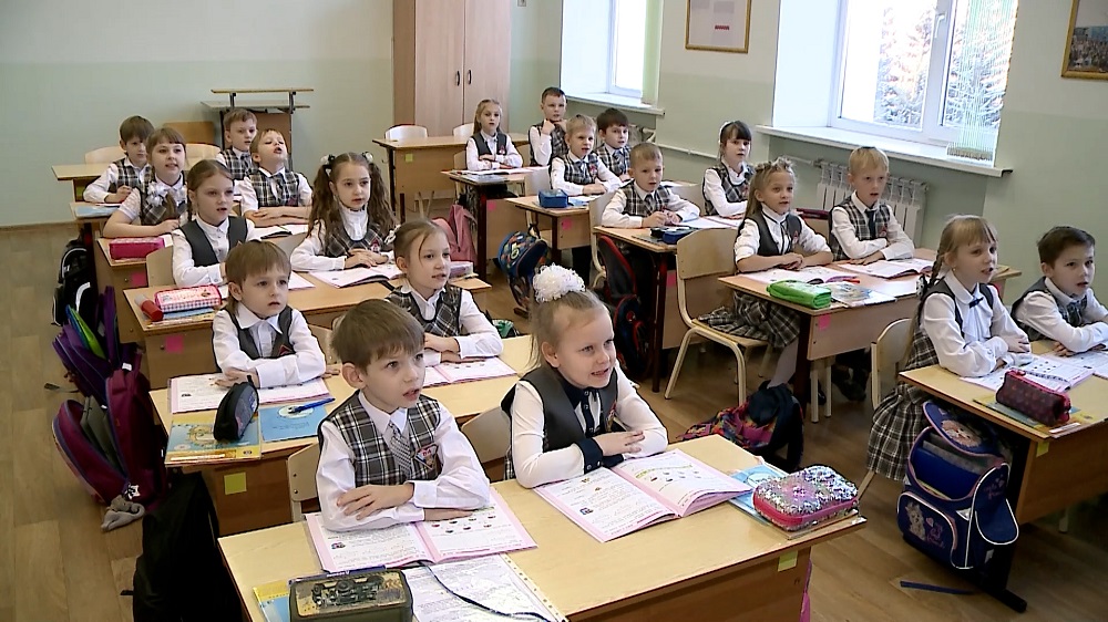 Уравниловка или дисциплина? Министерство просвещения намерено вернуть в школы обязательную форму