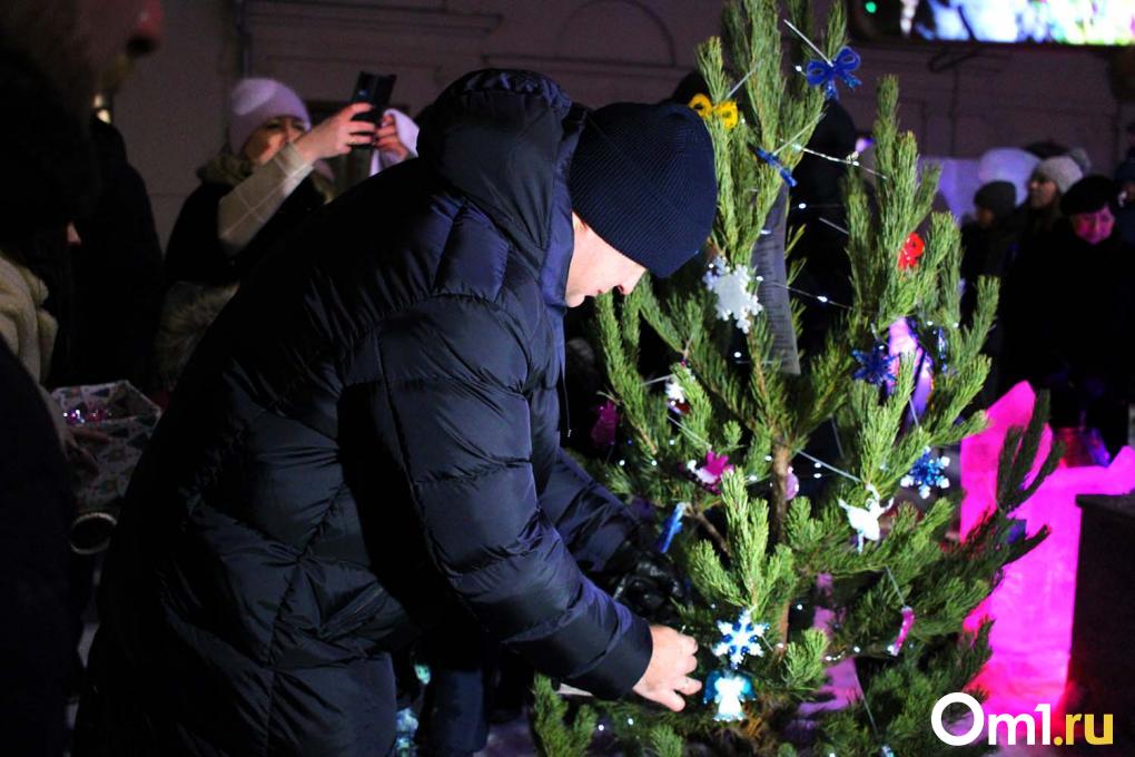 «Это традиция»: сотни омичей пришли на открытие «Зимнего Любинского»