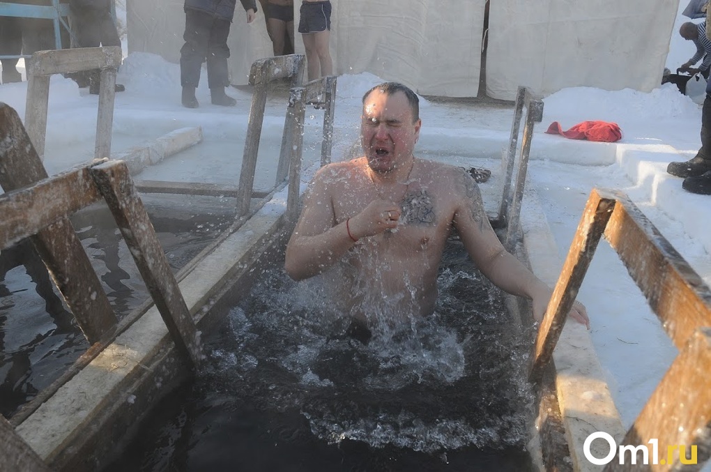 В Роспотребнадзоре оценили безопасность воды в Иртыше для крещенских купаний