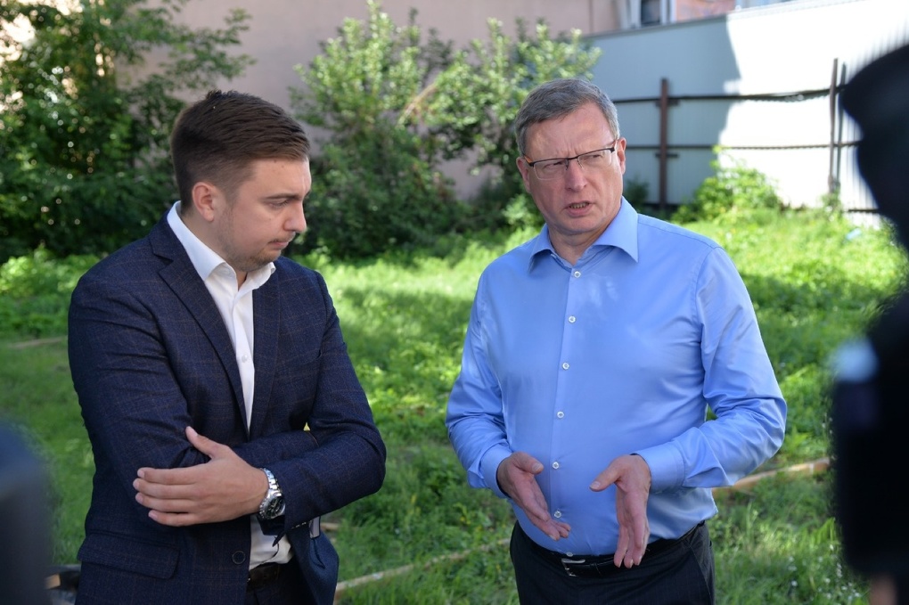 «Работа ведётся»: глава региона Александр Бурков объехал с проверками Ленинский округ Омска