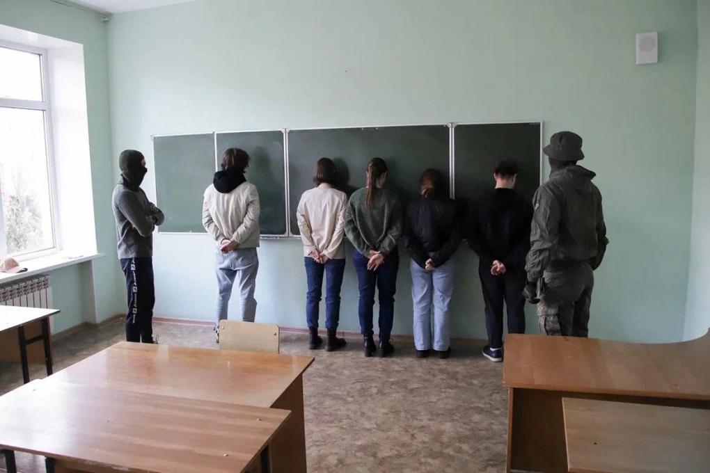 «Террористы» совершили вооружённое нападение на омский университет