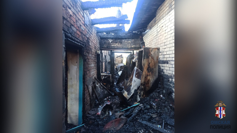 Омич спалил дом своей пожилой матери, и сам оказался в больнице