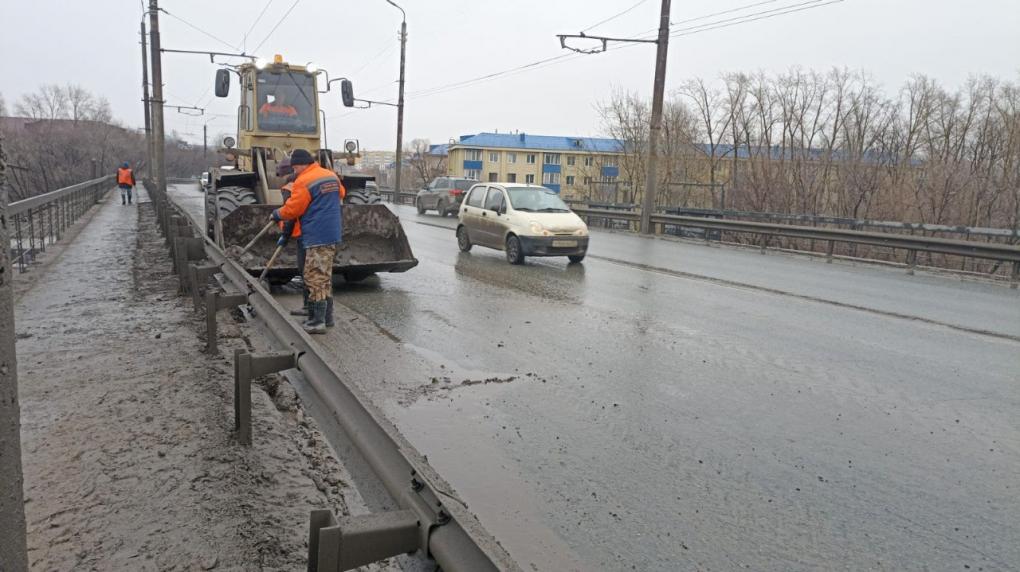 В Омске вывезли снег со всех возможных мест подтоплений