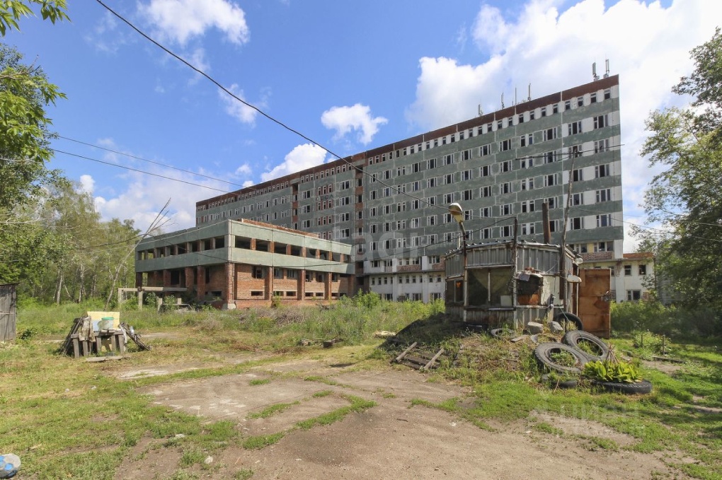 В Омске продают недостроенную больницу почти за 200 млн рублей