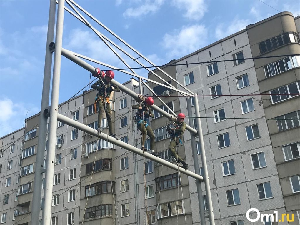 Площадку для занятий спортивным туризмом открыли на стадионе новосибирской школы