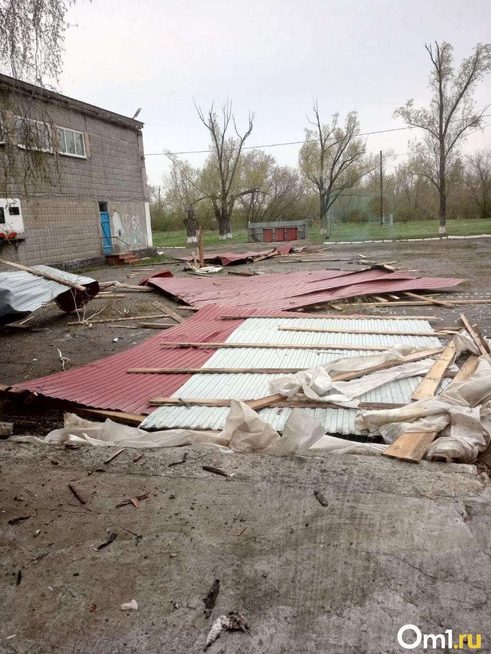 Непогода разнесла школу в Омской области