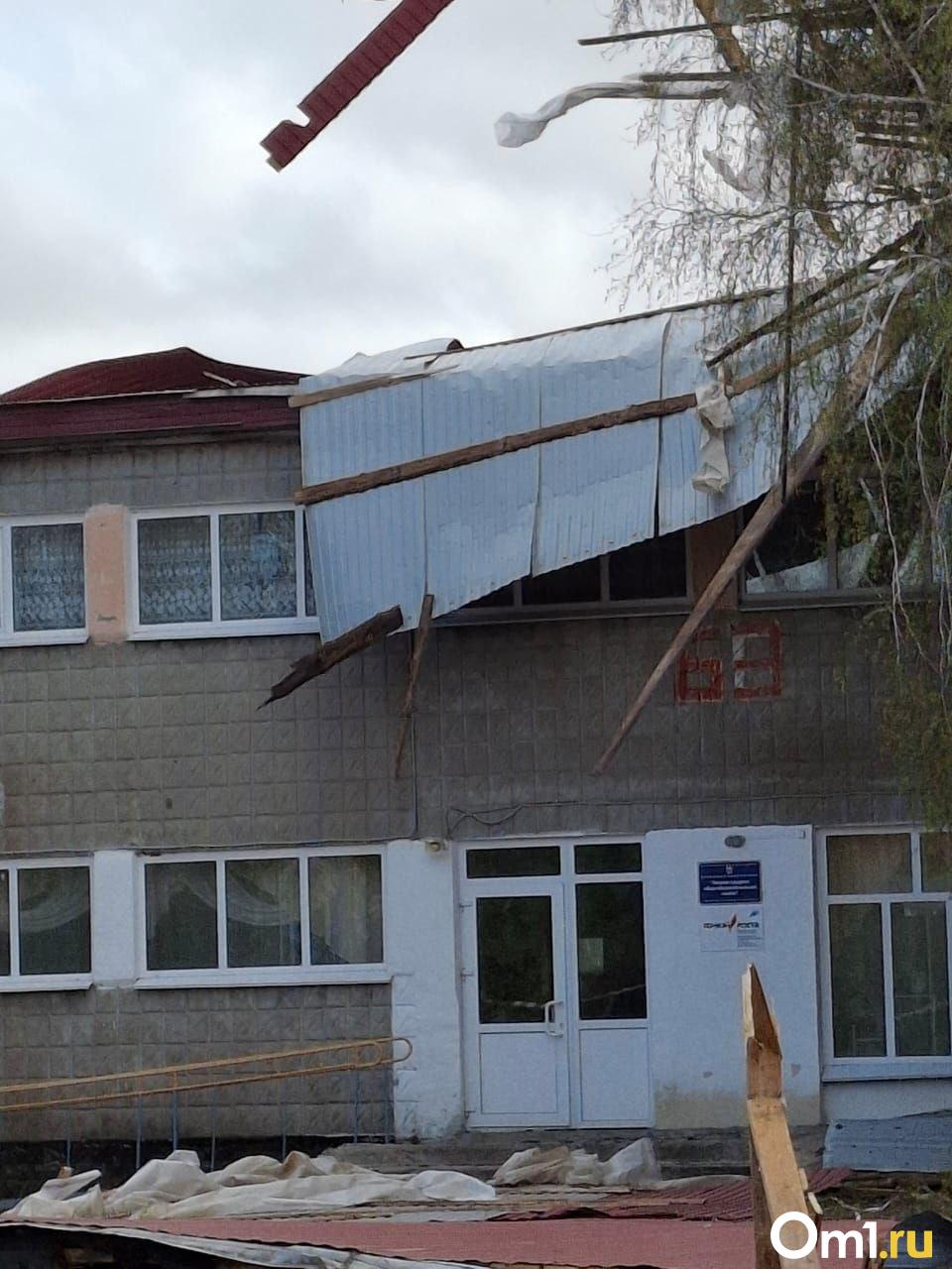 Непогода разнесла школу в Омской области
