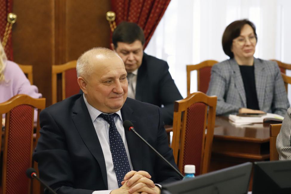 В Заксобрании Новосибирской области обсудили введение института Единого налогового учёта