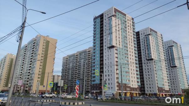 В омских новостройках покупают по 165 квартир в месяц