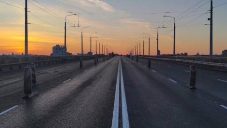 На Ленинградском мосту в Омске открывают четыре полосы для проезда