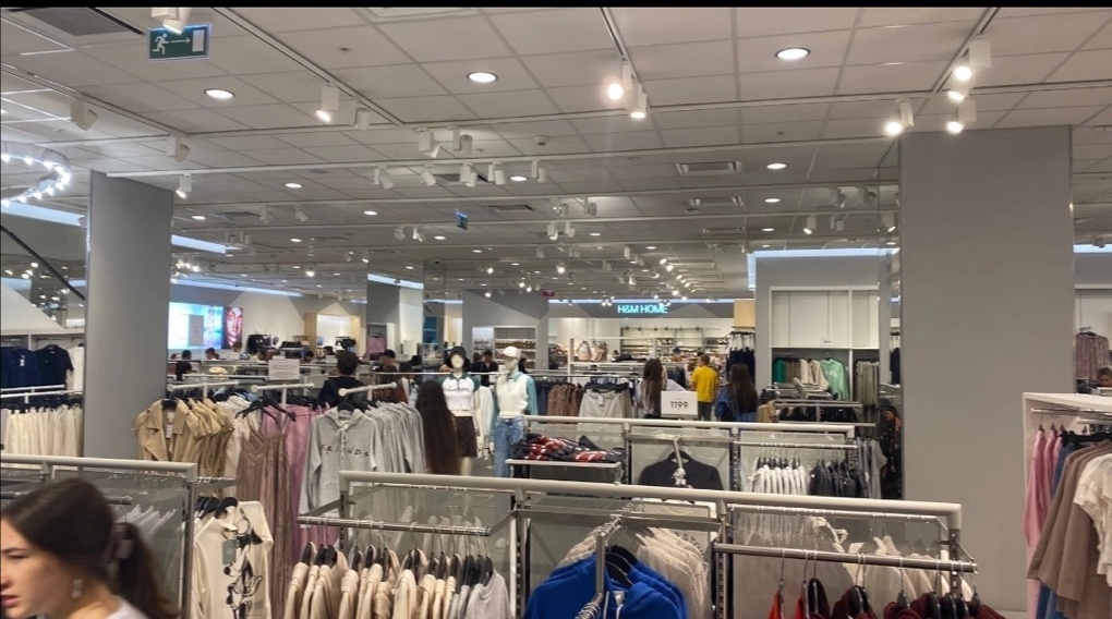 Купить всё! Новосибирцы устроили ажиотаж в магазинах H&M