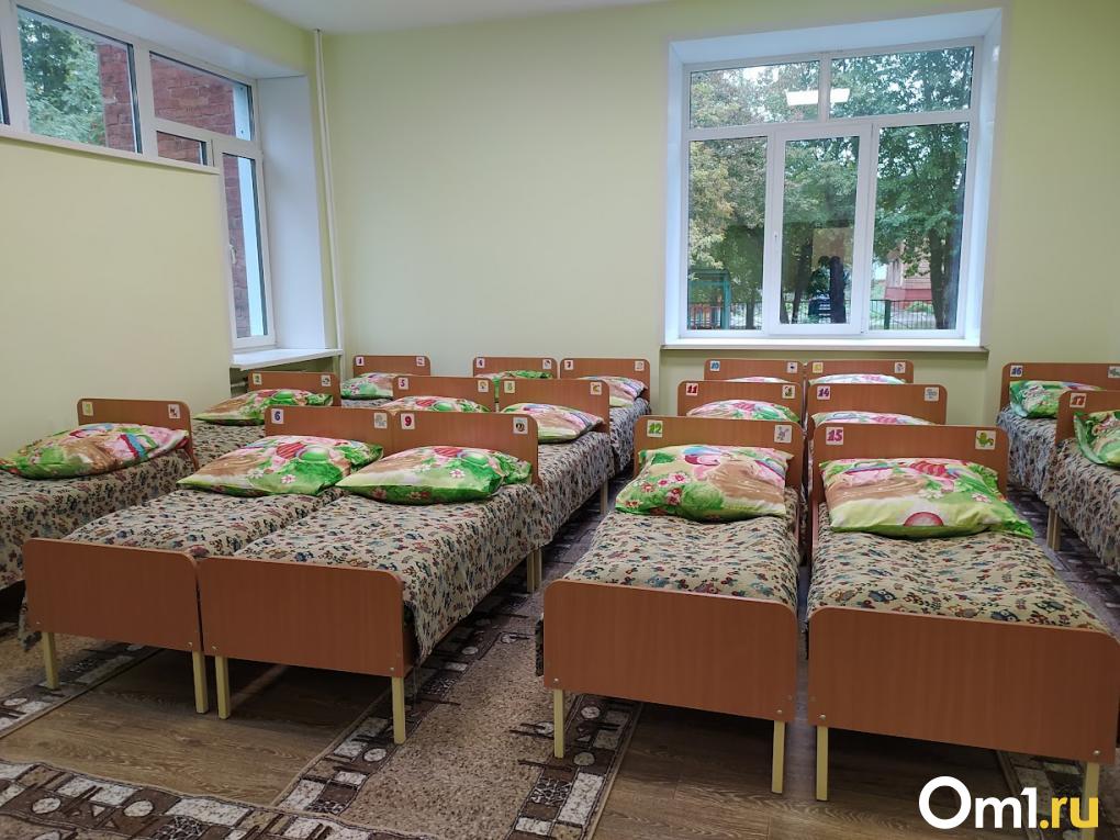 Подготовка к учебному году: советы по режиму, питанию и одежде для родителей маленьких омичей