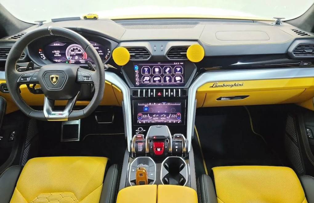 В Новосибирске продают автомобиль Lamborghini за 19,6 миллиона рублей