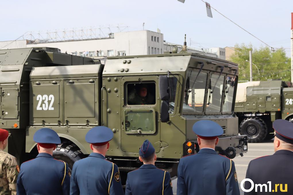 2 500 военных и 30 единиц техники: Новосибирск отметил 80-летие Великой Победы