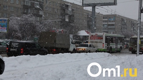 «День сурка»: новосибирцы снова застряли в 8-балльной пробке