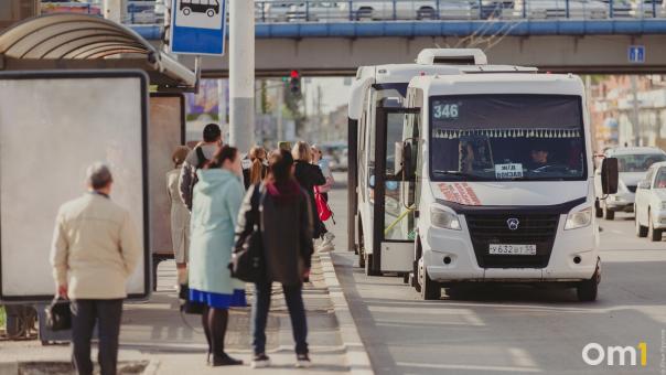 Мэрия планирует за 10 дней застеклить все омские остановки