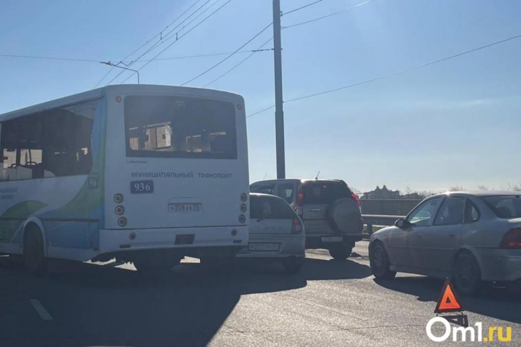 16 месяцев без Ленинградского моста: как это было глазами омичей
