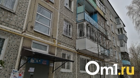 Не открывайте дверь: неизвестные ходят по квартирам омичей, представляясь сотрудниками водоканала
