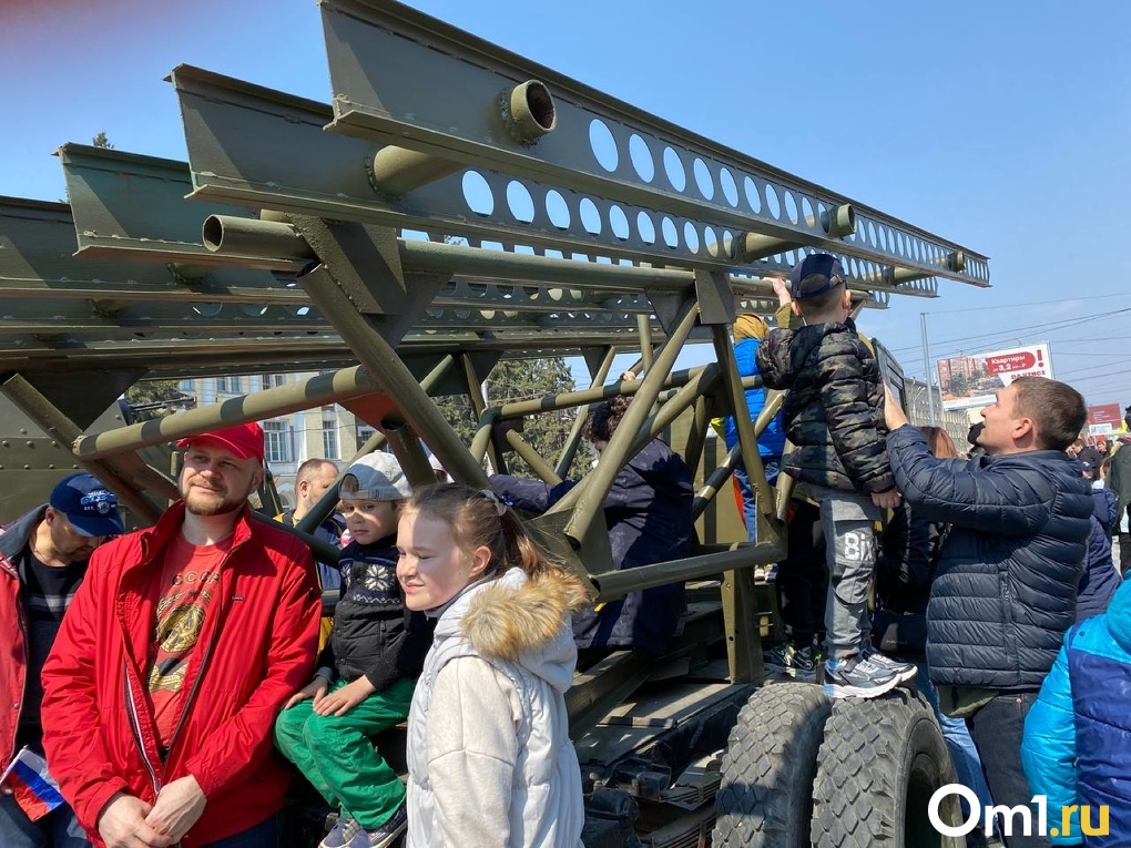 Первый автомобиль Красной армии представили на ретровыставке в Новосибирске 9 Мая