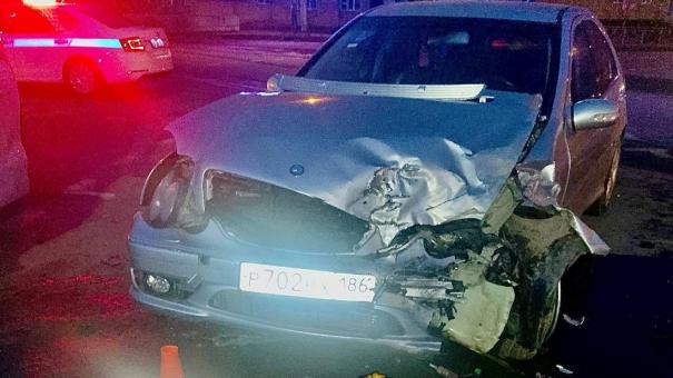 Пролетел на красный: ДТП на перекрёстке улиц Кирова и Восхода произошло в Новосибирске
