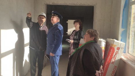 В Крутинском районе задерживают ремонт лицея