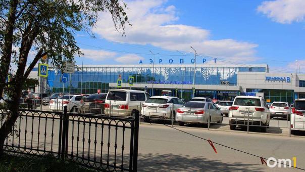 Задержка рейса в Сочи: 160 пассажиров ждут вылета из Омска