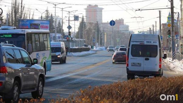 В Омске запретят левый поворот на двух ключевых перекрёстках