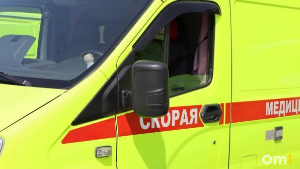 «Резко открыл дверь»: инцидент в новосибирской школе обернулся тяжёлой травмой учителя