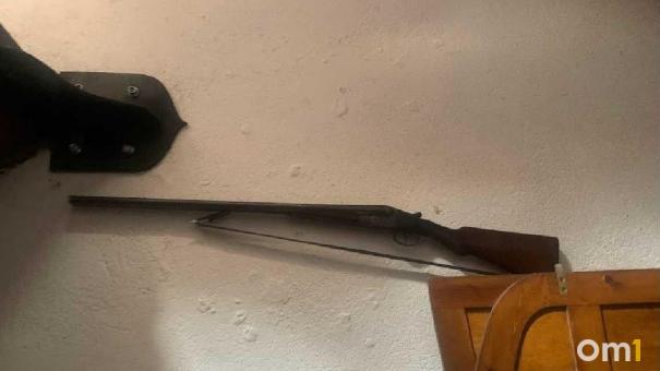 Омич получил 200 тысяч за выстрел в ногу: приставы забрали деньги у соседа