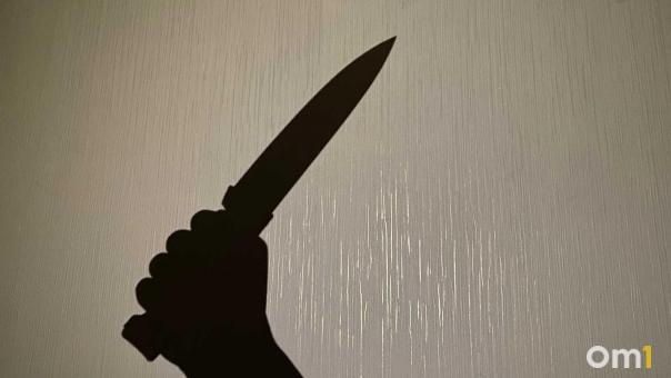 В Кемеровской области мужчина с ножом напал на таксиста и семью с ребёнком