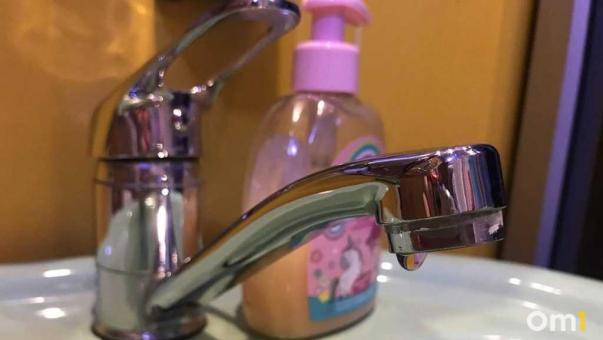 Отключат на 12 часов: часть омичей сегодня останутся без холодной воды